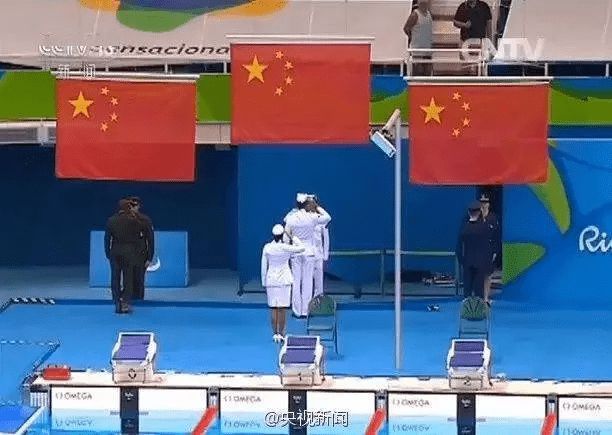 游泳不抬头拿冠军可以吗_抬头游泳视频教程_游泳抬头游怎么学