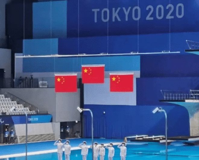 游泳抬头游怎么学_游泳不抬头拿冠军可以吗_抬头游泳视频教程