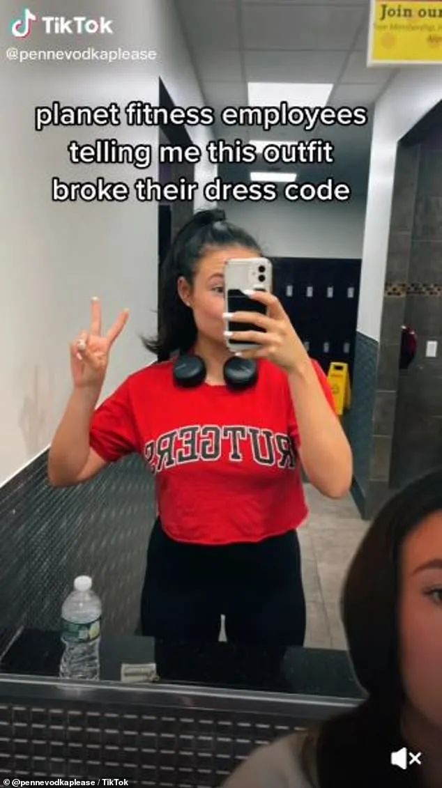 运动短裤去健身房_锻炼短裤_穿健身短裤的小姐姐