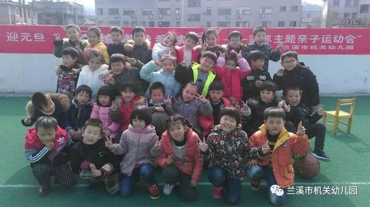 接力赛篮球传球技巧_传球篮球接力赛技巧和方法_传球篮球接力赛技巧视频