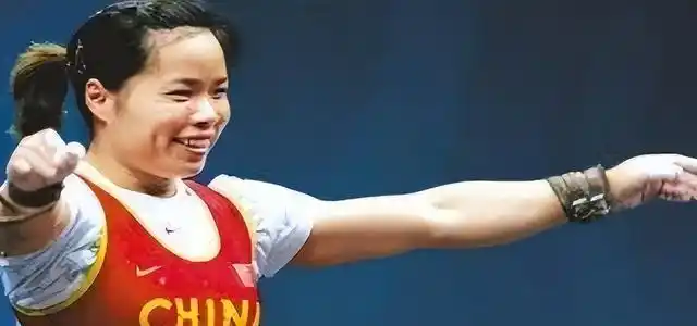 举重冠军教练_举重冠军什么姣_举重冠军女