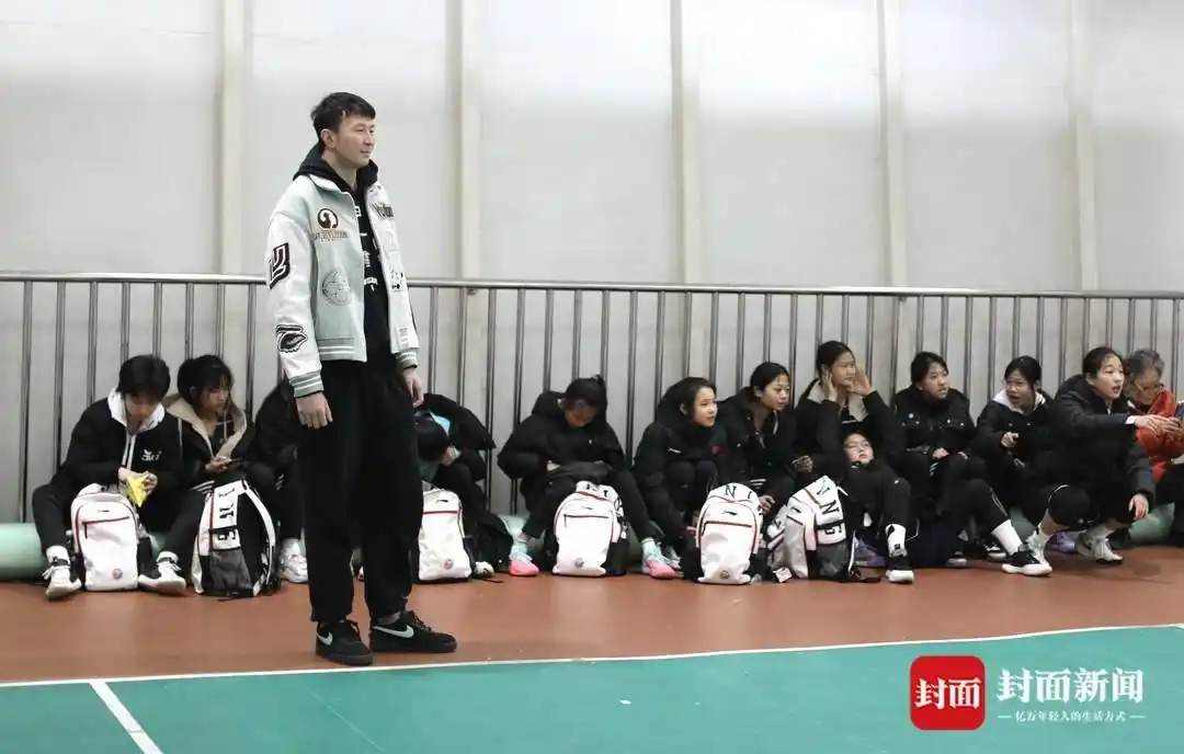 篮球技巧赛小学_小学篮球比赛技巧_小学生篮球赛战术