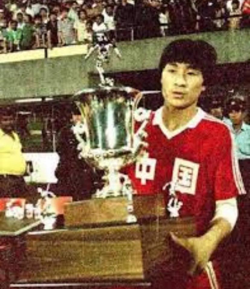 足球各位置历史排名_足球历史地位_足球每个位置历史最好