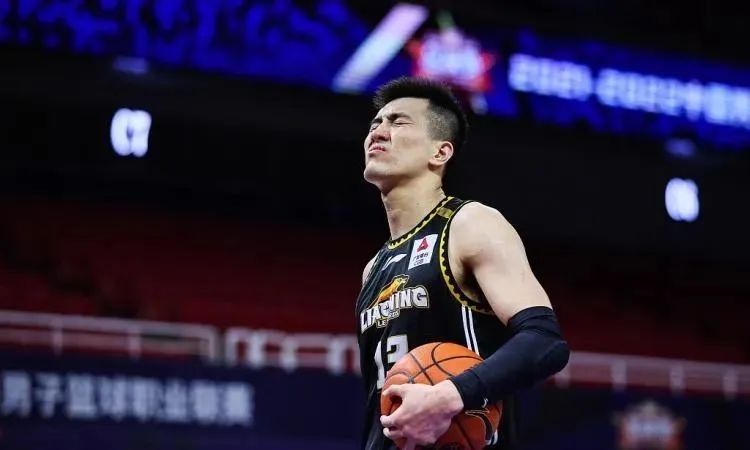 球迷版总冠军戒指_篮球冠军戒指是什么材质_篮球球迷专属冠军戒指是什么
