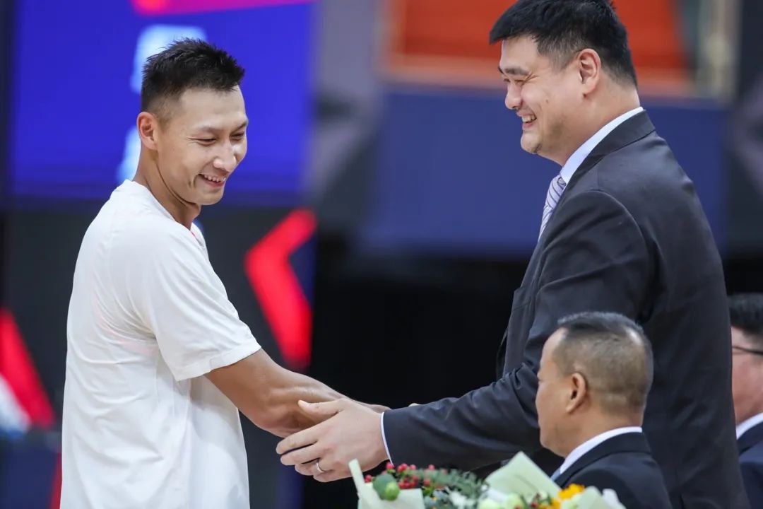 球迷版总冠军戒指_篮球球迷专属冠军戒指是什么_戒指篮球球迷专属冠军是什么